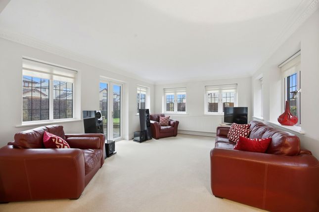 118 Hollin Way, Rossendale photo 4