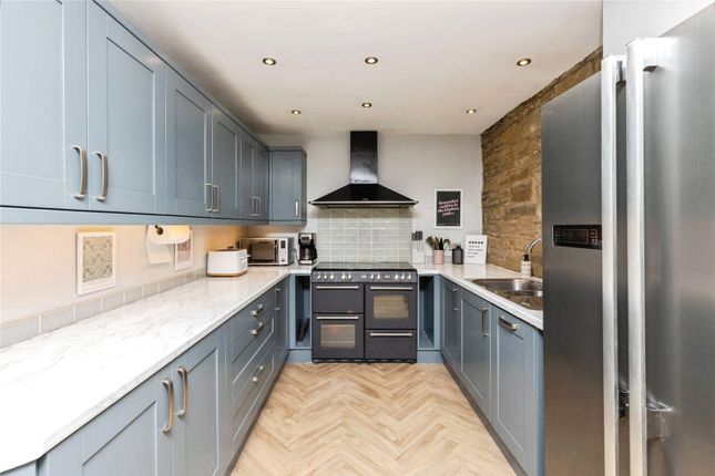 29, Carr Road, Pudsey photo 3