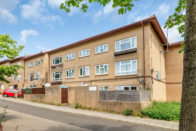 Thumbnail Flat for sale in Bossiney Place, Fishermead, Milton Keynes