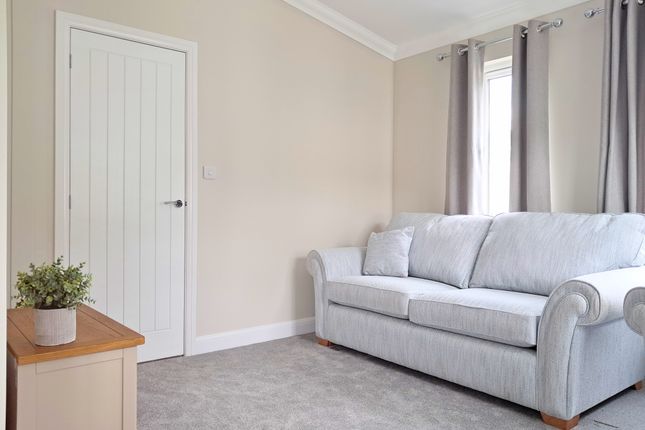 12, Marshmoor Crescent, Hatfield photo 3