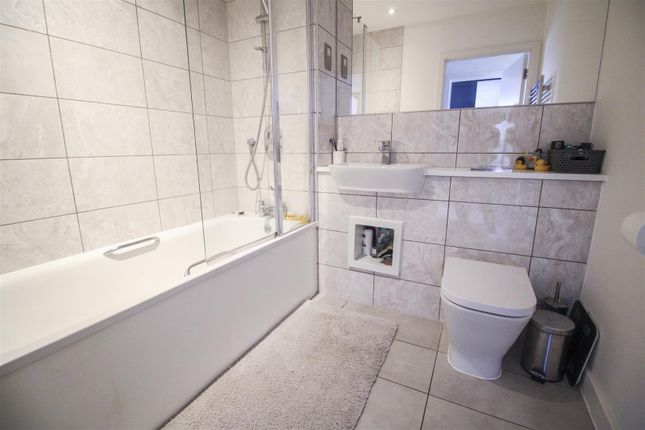 27, Iceni Square, Harlow photo 4