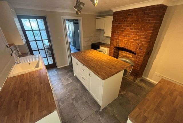 3 Rose Hill Cottages, Swaffham Road, DEREHAM photo 4