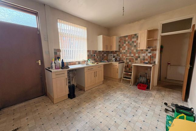 19, Hague Place, Stalybridge photo 3