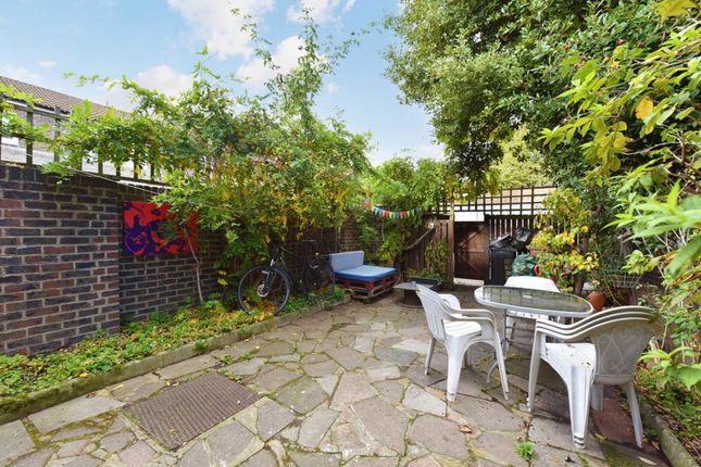 49, Pownall Road, London photo 2