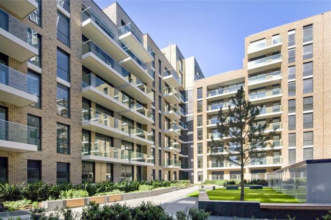 Flat for sale in Queenshurst Square, Kingston Upon Thames