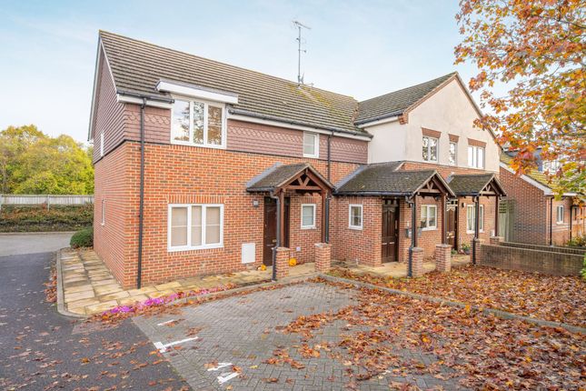 1-bed flat on 4a Green Lane, Windsor, £274,000