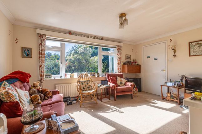 29, Westleigh Drive, Sonning Common photo 4