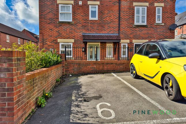 6 Vicarage Walk, Chesterfield photo 4