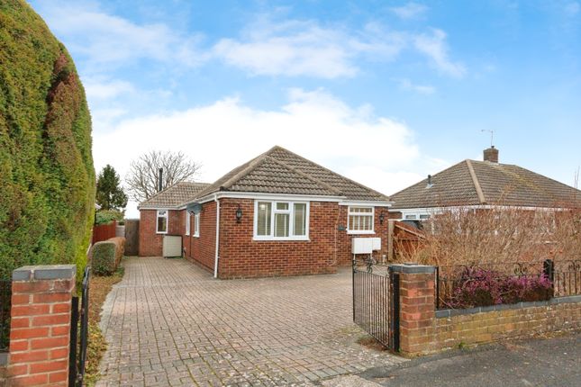 Bungalow for sale in Challis Close, Basingstoke, Hampshire