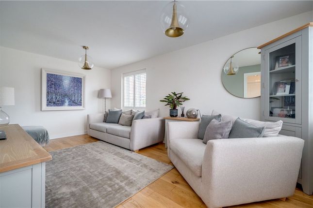 36, Pentagon Way, West Yorkshire photo 3