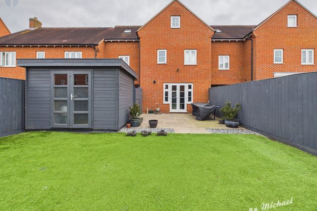 32 Petronel Road, Aylesbury photo 3