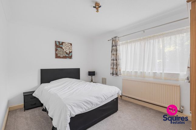 94 Spencer Close, London photo 4