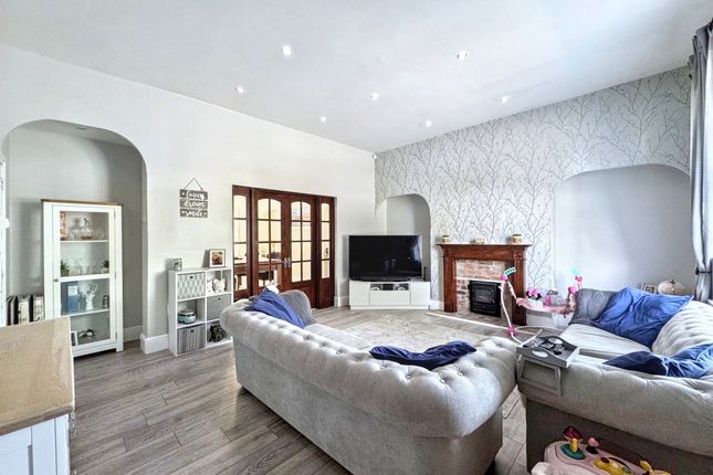 15, Victoria Road West, Hebburn photo 2