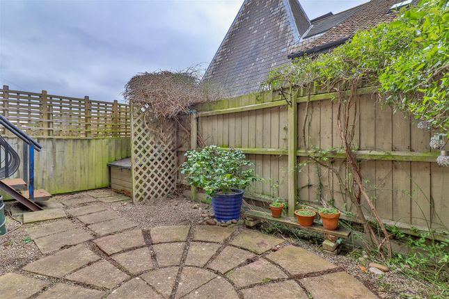 Mews house for sale in The Granary, Hadleigh, Ipswich