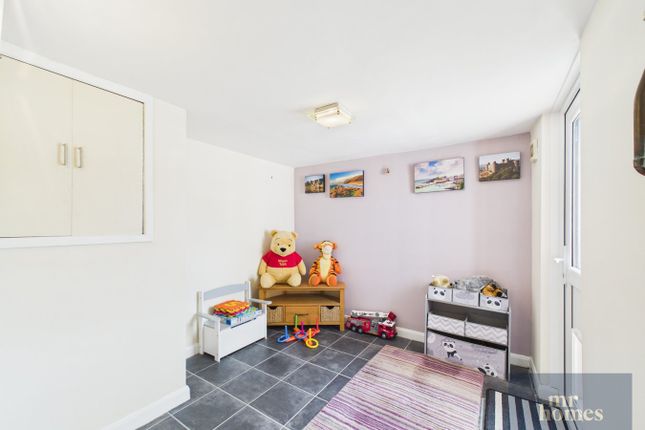 9, Plymouthwood Crescent, Cardiff photo 5