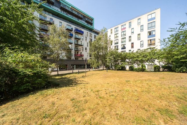 Flat 904, Adana Building, Conington Road, London photo 4