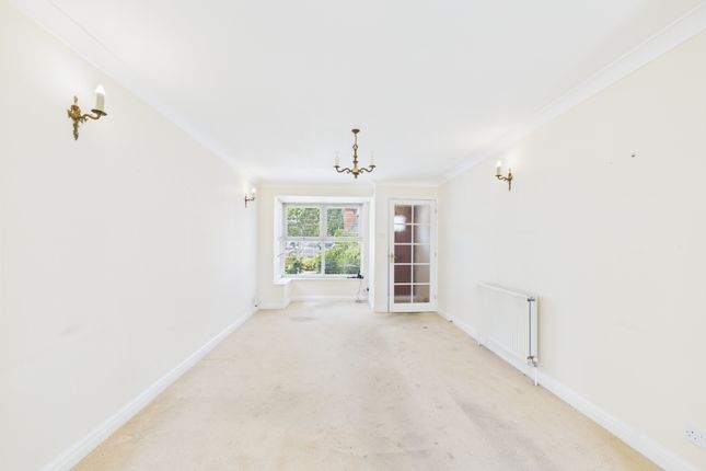 6 Bakers Close, Horsham photo 2