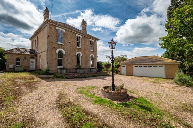 New Hall, Howe Lane, Barrow-upon-Humber photo 4