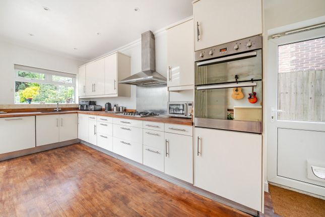 166, Tubbenden Lane, Orpington photo 4