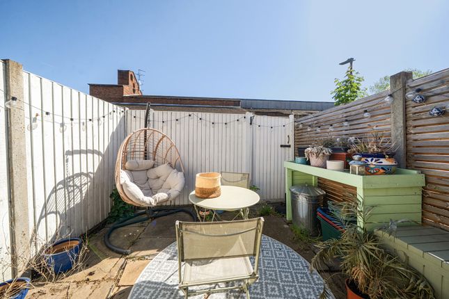 29, Windmill Road, Middlesex photo 4