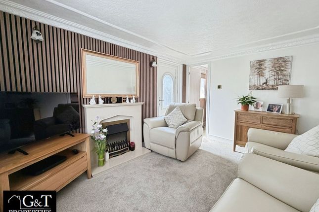 97 Hinksford Mobile Home Park, Kingswinford photo 3