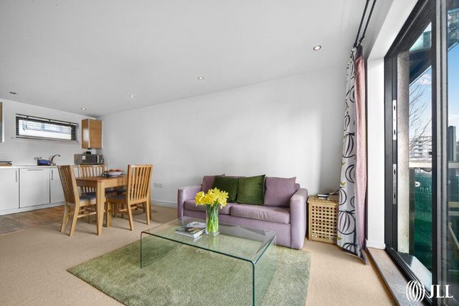Flat for sale in Watersmeet Place, Green Lanes