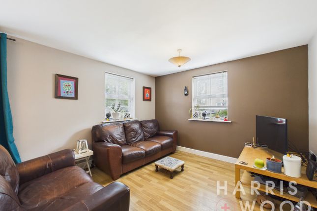 15 Rose Allen Avenue, Colchester, Essex photo 3