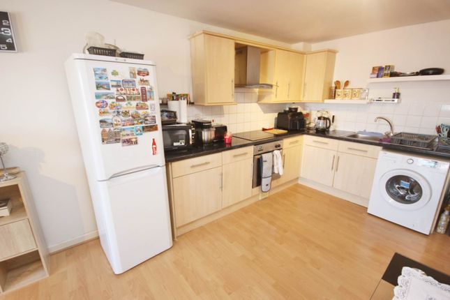 Flat 9 Powell House, Walmersley Road, Bury photo 4