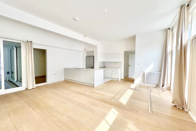 18, Daleham Mews, Belsize Park photo 3