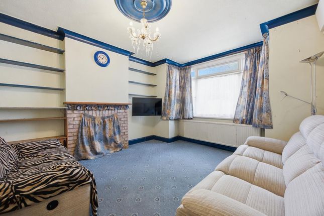 43, Ferrers Avenue, West Drayton photo 2