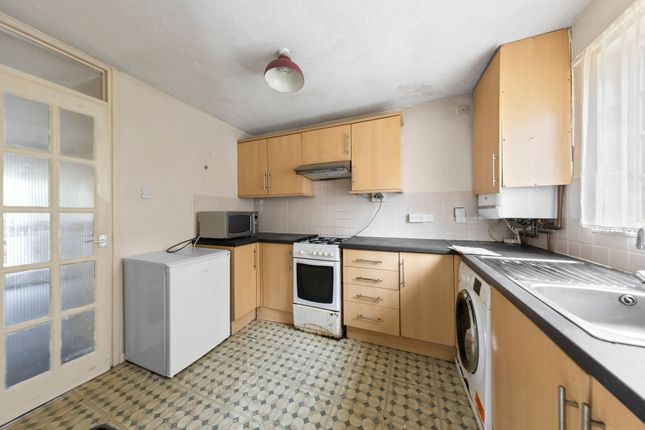 12 Gregory Close, Warrington photo 5