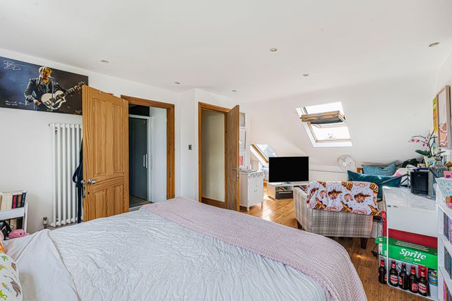 Bedroom 1 (2)