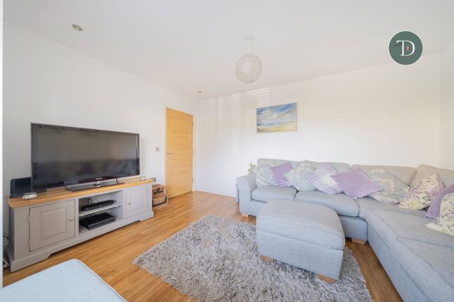 12, Shones Croft, Neston photo 4