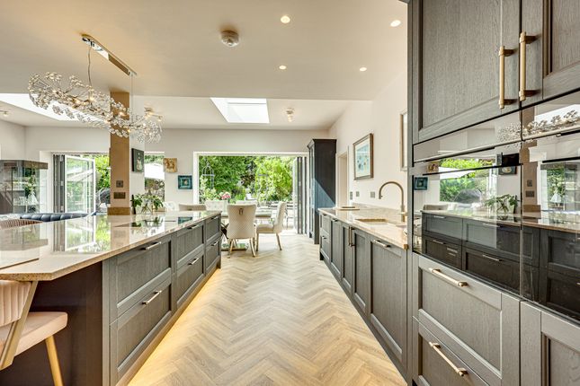 2, Thorpe Hall Close, Southend-on-Sea photo 4