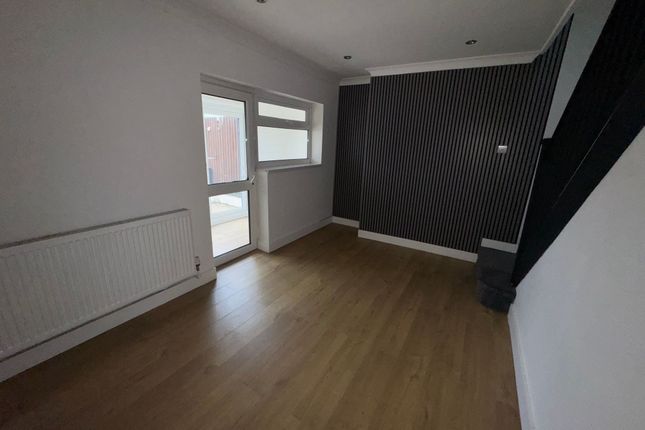 16 Morgan Street, Merthyr Tydfil photo 4