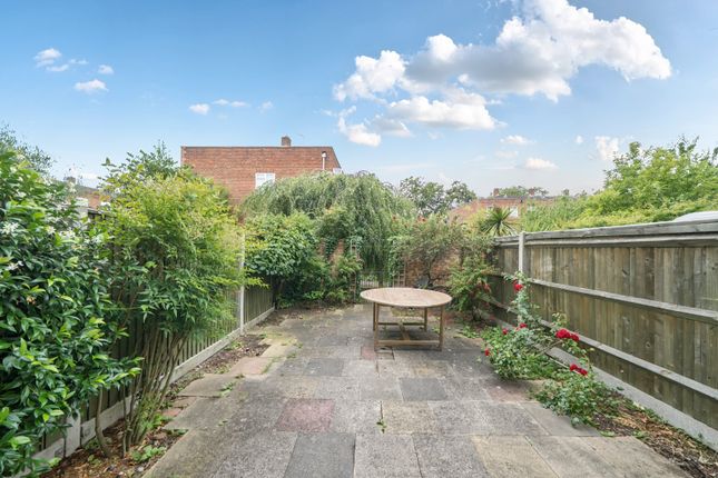 24, Blenheim Gardens, Kingston upon Thames photo 2