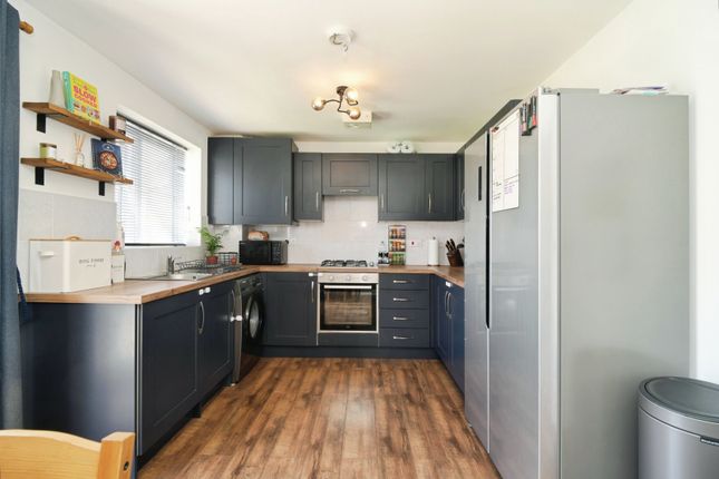 8, Lapwing Close, Burnley photo 4
