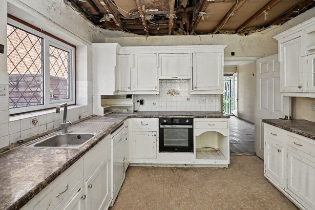 56 Lechmere Avenue, Chigwell photo 2