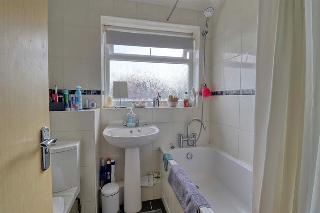Flat for sale in Constable Avenue, Clacton-On-Sea