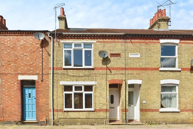 Thumbnail Terraced house for sale in St. Giles Street, New Bradwell, Milton Keynes