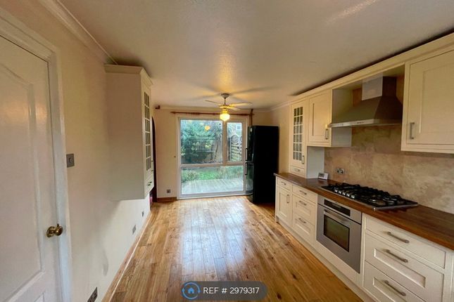 Rusthall Close, Croydon photo 3