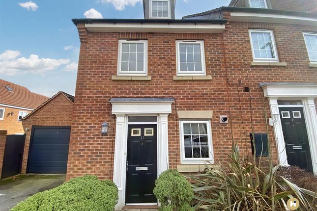 Town house for sale in Bishops Way, Castleford
