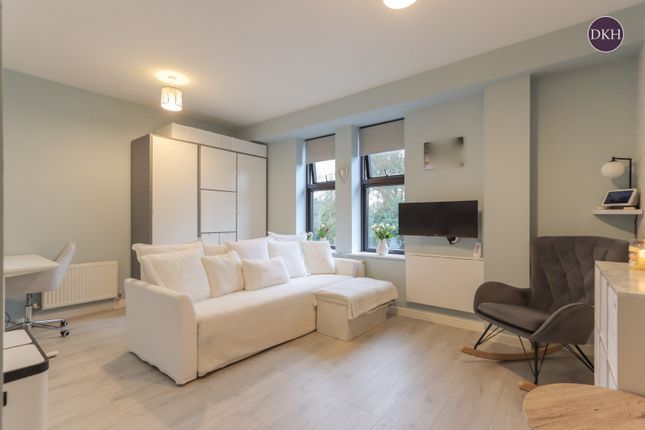 53 Silas Court,, Lockhart Road, Hertfordshire photo 3