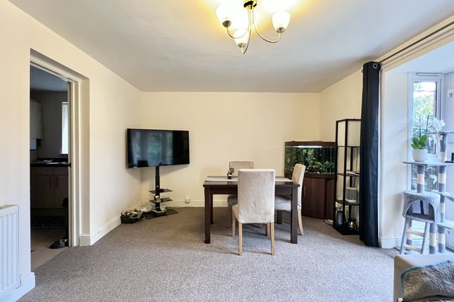 Flat 1, Riverside Court, 58 Edwin Street, Boston photo 5