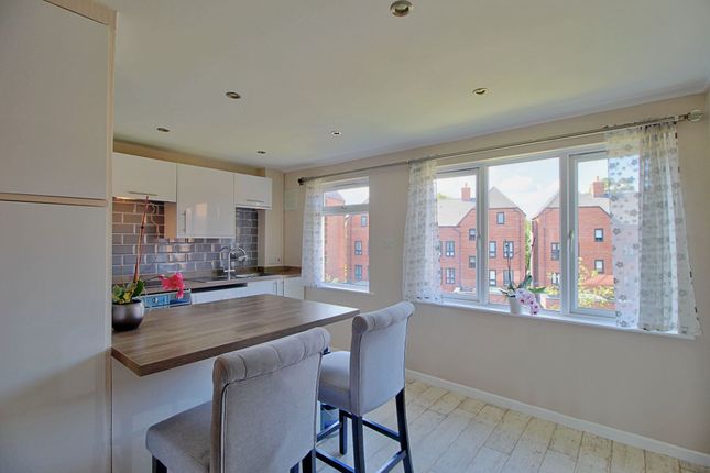 48 Ellison Way, Wokingham photo 4