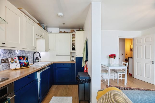Flat 3, Sark House, Clipper Way, London photo 4
