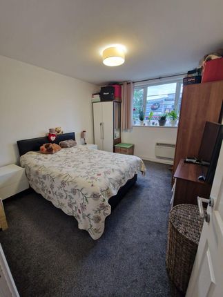 Thumbnail Flat to rent in Flat 38, Parrs Wood Court, Manchester