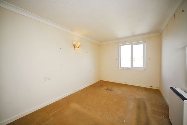 Flat 35, Bishops Court,, North Street, Somerset photo 2