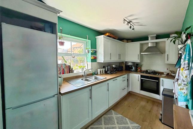 18, Capercaillie Close, Berkshire photo 4