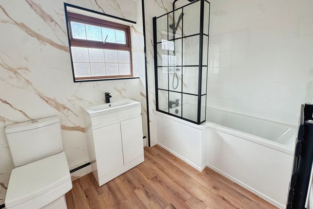 16 Phoenix Avenue, Port Talbot photo 3
